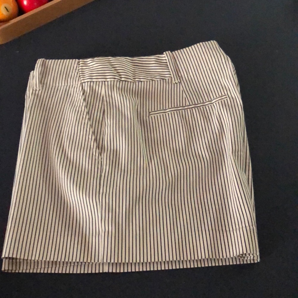 Shorts - Picture 3 of 3